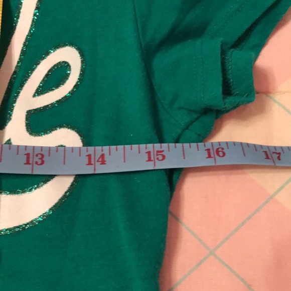 Aeropostale glitter outline Kelly green tee - Excellent, like new! - Picture 4 of 5